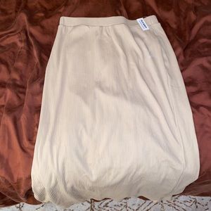 Old Navy Crème Maxi Skirt NWT